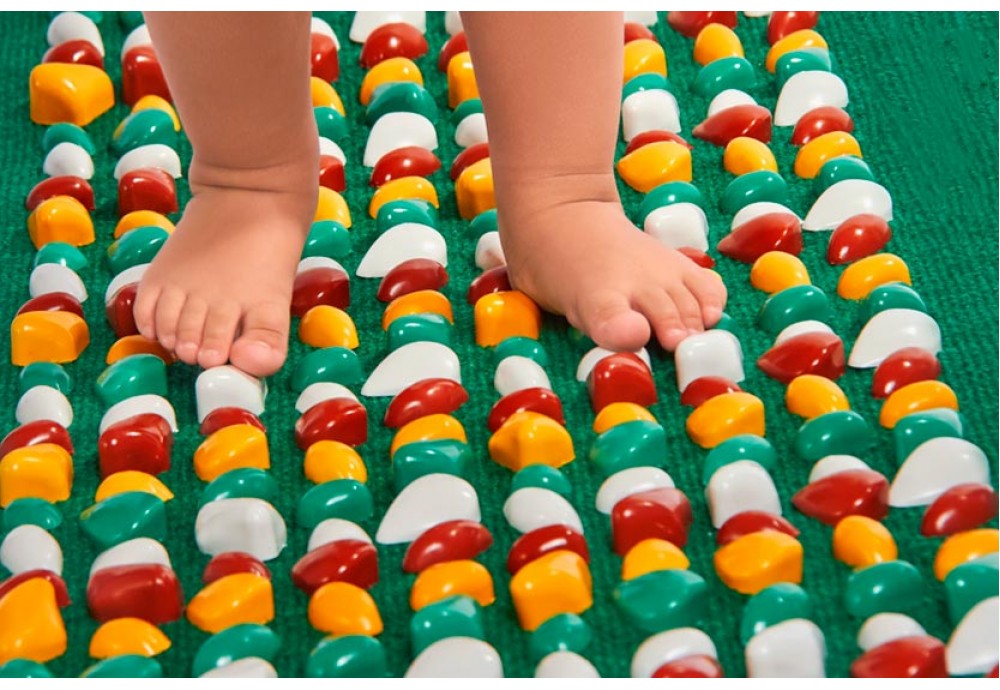 Разновидности массажных ковриков для здоровых детских стоп