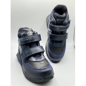 <Ортопедическі черевики: комфорт і стиль для вашої дитини
